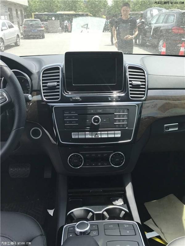 天津港17款奔弛GLS400美规越野性能评测