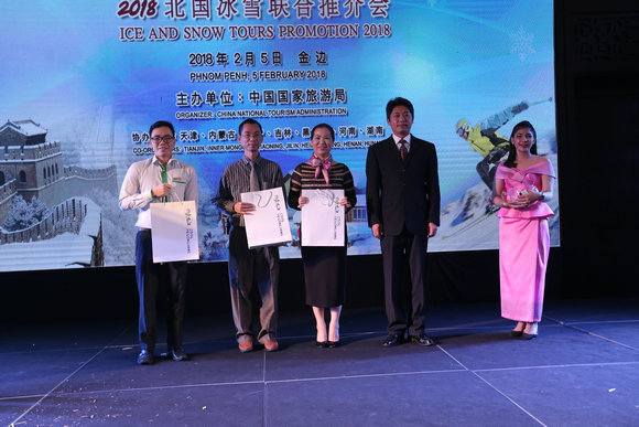 “北国冰雪”落地中南半岛，柬埔寨首现冰雪之冠