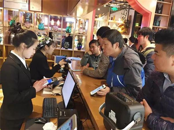 如何像杜蕾斯一样做餐饮的事件营销