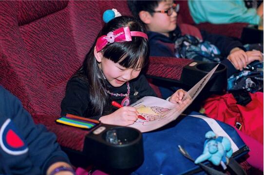 妈妈咪鸭  点映 三星Cinema LED影厅成主题乐园