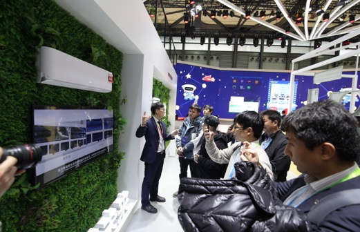 奥克斯新品空调概念首发亮相AWE，牵手张驰定制设计师特别款