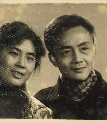 不敢让奶奶煮一次饭!老院长送1克拉Derier钻戒办42周年婚