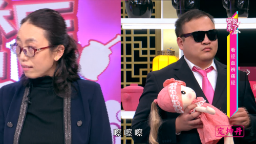 出大事了!网红正在直播,被黑衣人带走了!