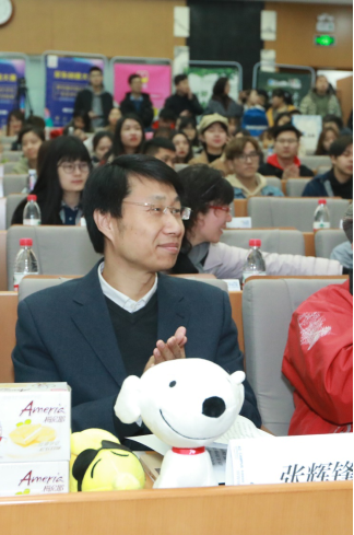 学院奖人大“创意大讲堂” 京东携创意实力“返校”