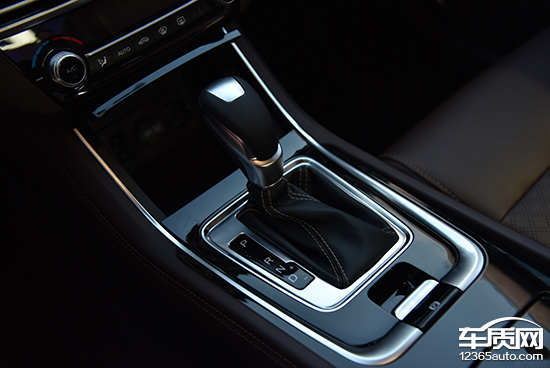 长安逸动/逸动DT上市 售5.49-10.59万元