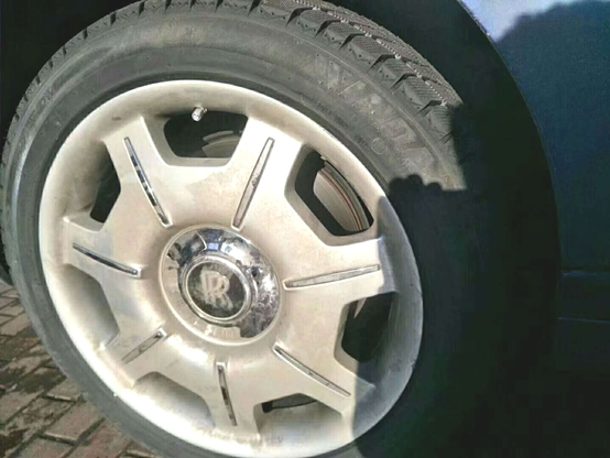 万达宝通与您一同选购适合的轮胎，保障出行安全