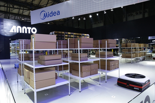 机器人强势抢头条 ——美的精彩亮相2018AWE