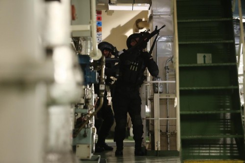 《红海行动》票房燃爆 中谷助阵首涉电影圈引关注