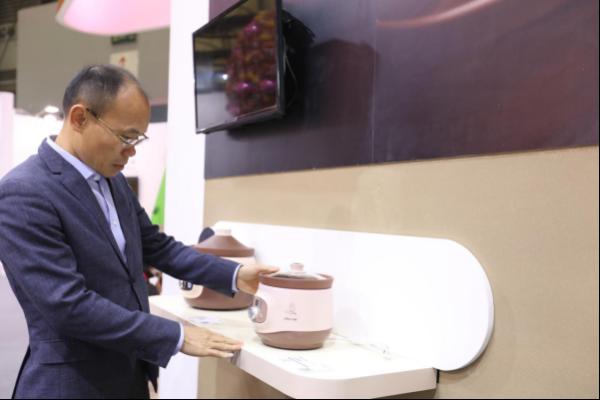 艾莱依发布《时尚羽绒服在中国白皮书》首次解析行业图景和驱动力