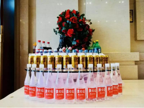 一水一茶,牢记使命  昆仑山、加多宝助力“两会”