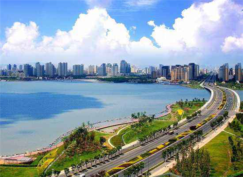 2018苏州环金鸡湖国际半程马拉松圆满举办