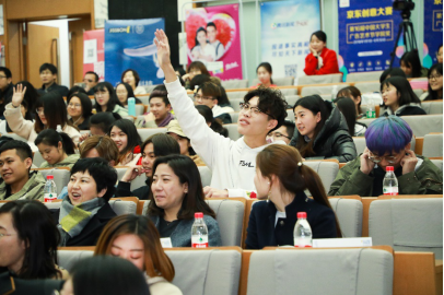 学院奖人大“创意大讲堂” 京东携创意实力“返校”