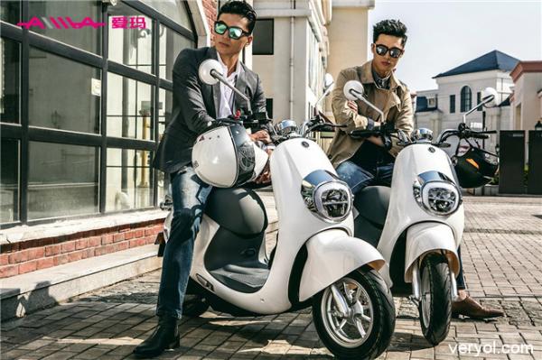 论花样时尚设计 我只服爱玛电动车
