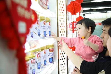 明星辣妈都点赞的金领冠,凭什么让中国妈妈买单