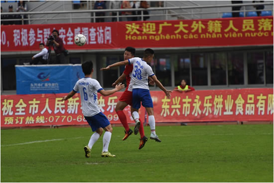中国东兴-越南芒街共办元宵节足球赛贺新春