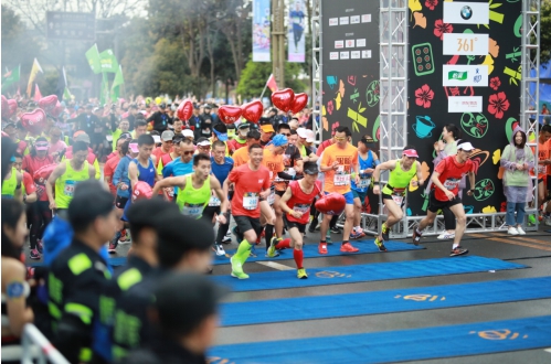 雷诺表为成都双遗马拉松精准计时肯尼亚选手勇夺冠军