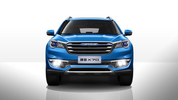 锦上添花 8颗LED前雾灯彰显科技之美