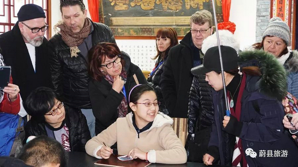 [游古城，看剪纸，赏民俗，品年味]400名加拿大友人来蔚县过大年