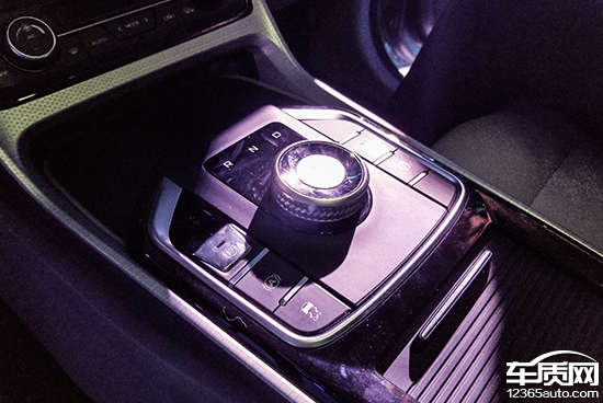 2018款吉利帝豪GSe上市 售11.98-14.58万元