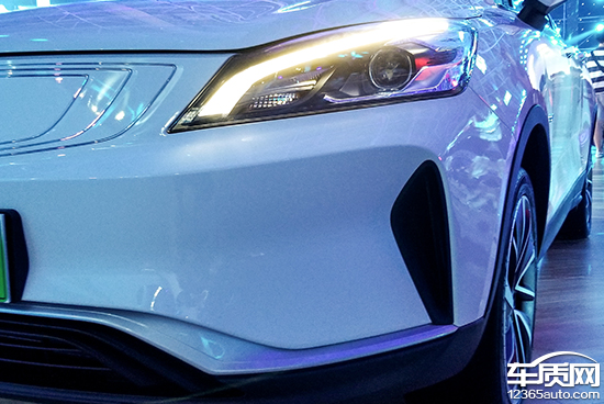 2018款吉利帝豪GSe上市 售11.98-14.58万元