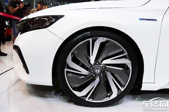东风本田INSPIRE概念车亮相深港澳车展