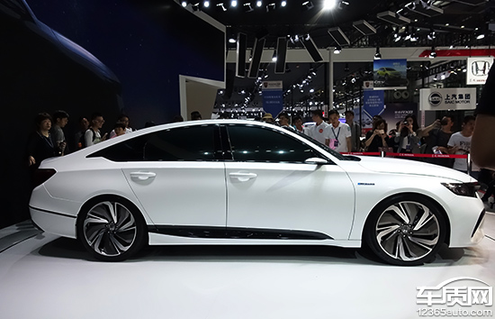 东风本田INSPIRE概念车亮相深港澳车展