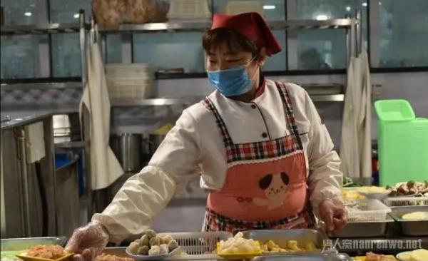 大学食堂凭运动步数打折 为鼓励学生健身也是很拼了