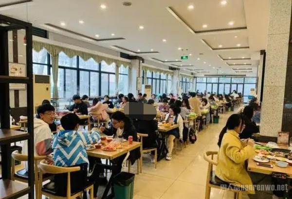 大学食堂凭运动步数打折 为鼓励学生健身也是很拼了