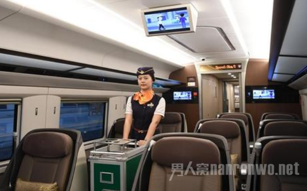 重庆首发直达香港高铁 全程运行7个半小时 走一趟吗