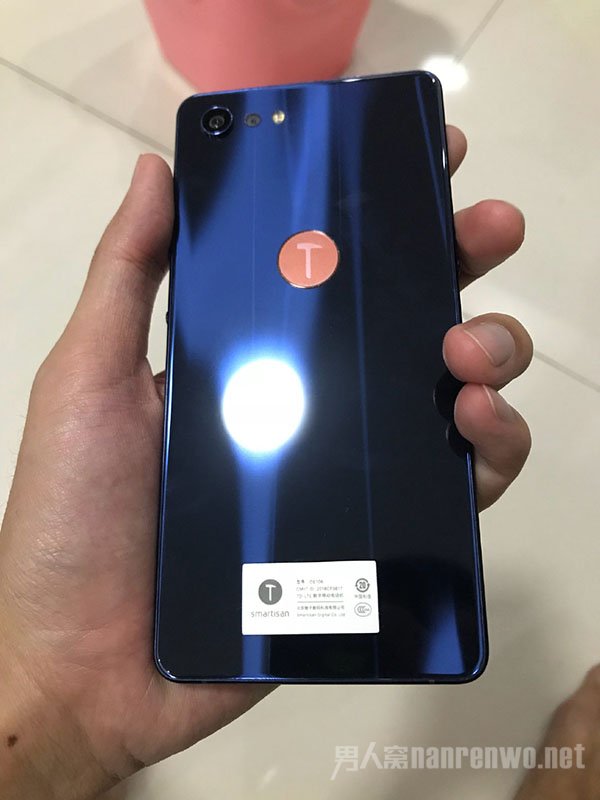 罗永浩道歉上热搜 疑似为新机铺路 网友：又给自己加戏