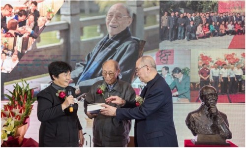中国最受爱戴的大学校长和他的学生们——“致敬永远的校长”刷屏全球校友圈