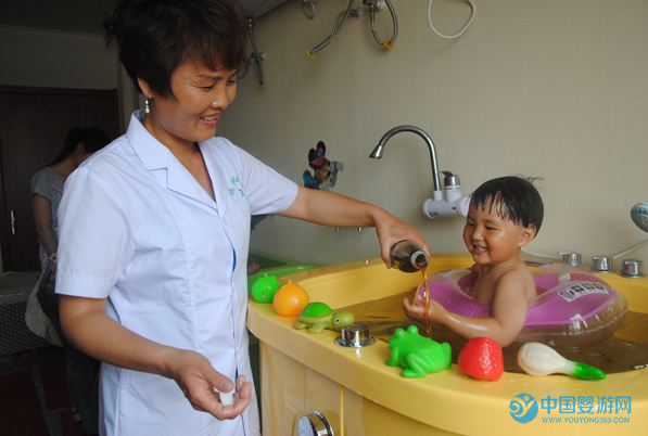 婴儿游泳馆可以加入婴幼儿药浴保健服务项目吗？