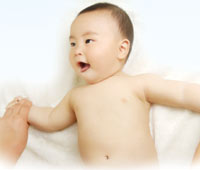 婴儿抚触手法详解 婴儿抚触注意事项 怎么给宝宝做抚触 抚触的好处4