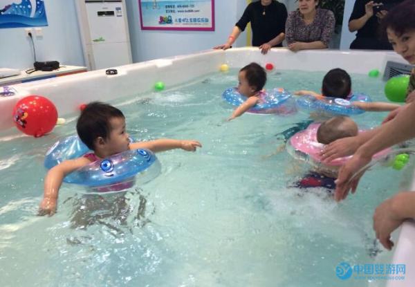 冬季婴儿游泳安全防范不能少