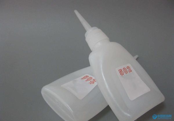 「婴儿游泳圈」婴儿游泳圈漏气用什么补？502可以吗？