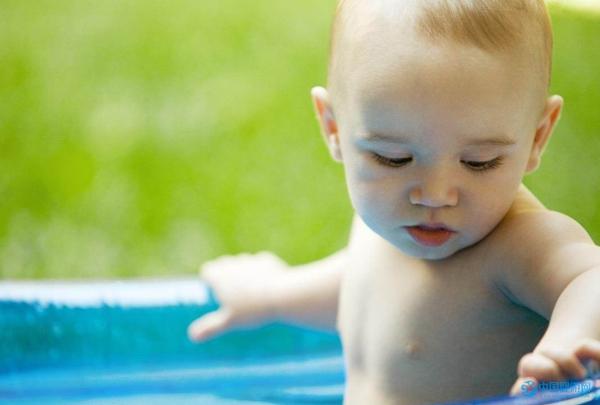 婴儿游泳溺水，妈妈不要慌，这些急救措施一定要掌握