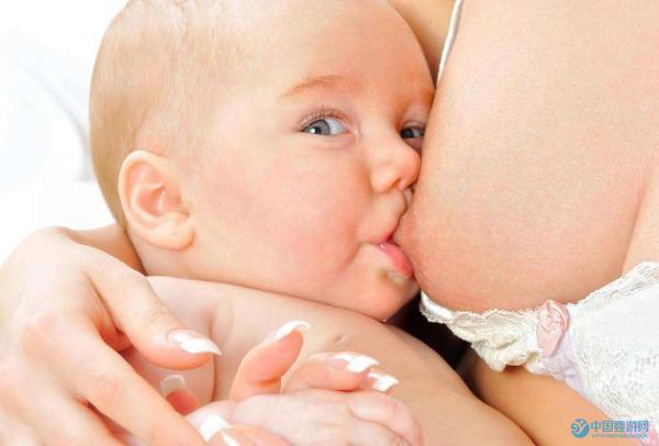 「宝宝吃饱」宝宝吃饱的五个信号，你读懂了吗？别再傻傻的给孩子喂奶了