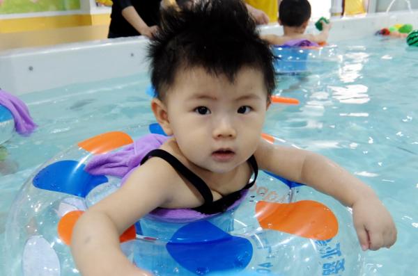 婴儿游泳馆会员充值方案，这样做更吸金