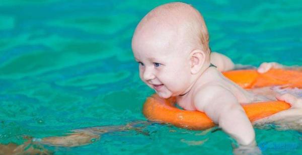 坚持婴儿游泳的好处,让宝宝发生了哪些变化