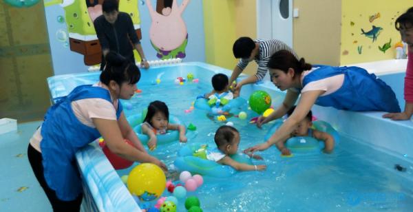 婴儿游泳馆培训优秀员工的方法