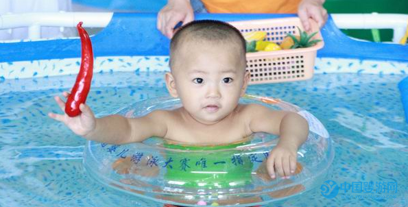 坚持婴儿游泳的宝宝长得更高