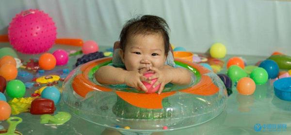 为什么家长抽时间带宝宝游泳