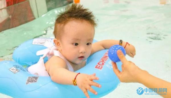 国外的婴儿游泳与国内的婴儿游泳有什么不同！