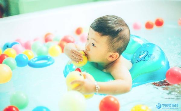 「婴儿游泳馆五一活动放什么音乐烘托氛围,婴儿游泳馆放什么音乐,适合婴儿游泳馆的音乐,适合婴儿游泳时的音乐,」婴儿游泳馆五一活动放什么音乐烘托氛围