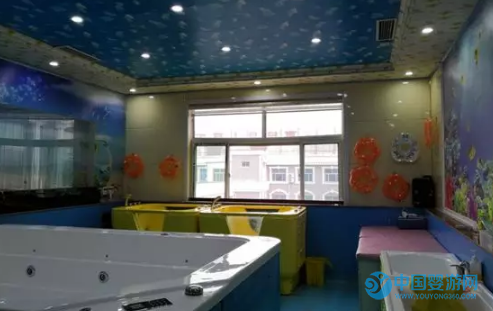 山东省惠民县人民医院李庄医疗区正在开展婴儿游泳