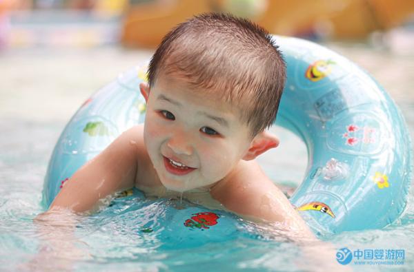 春季带宝宝游泳提高宝宝身体五大系统