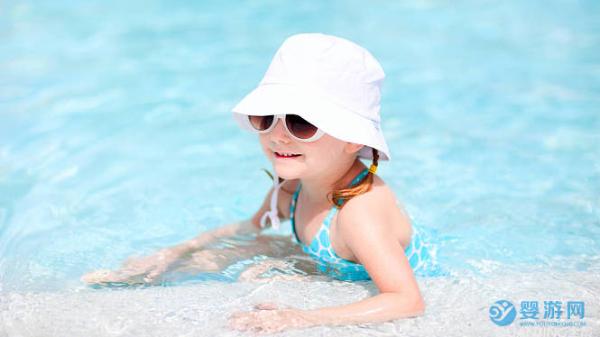 婴儿游泳+抚触按摩，这个夏季，最适合宝宝的运动来啦！