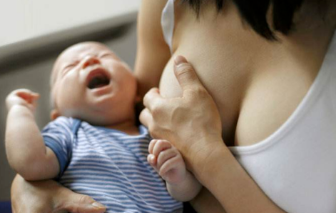 新生儿不吃母乳的六大原因及解决方法，正确的哺乳姿势你要知道