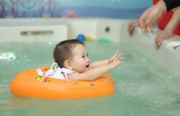 秋季婴儿游泳五大注意事项！一定要注意