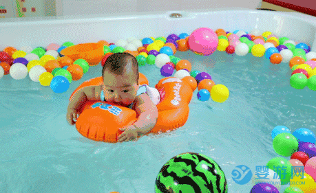 婴儿游泳的好处这么多，最佳的游泳时机是什么时候？